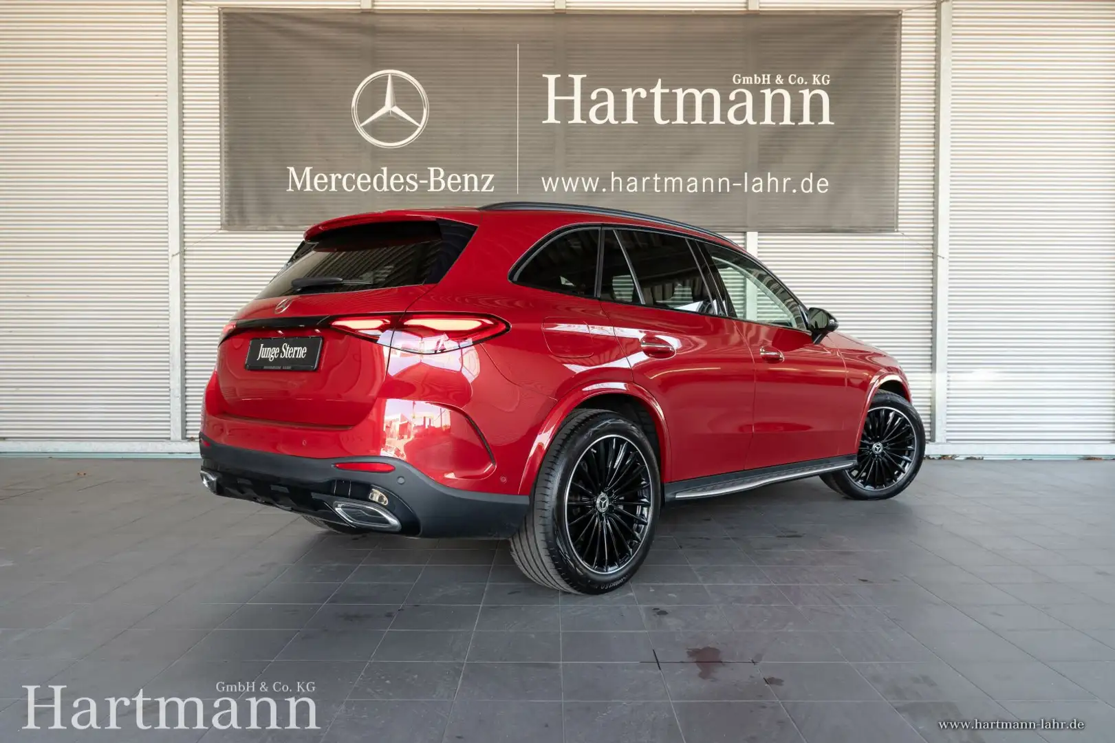 Mercedes-Benz GLC 300 GLC 300 4M AMG Night Premium+ Panorama Distronic Červená - 2