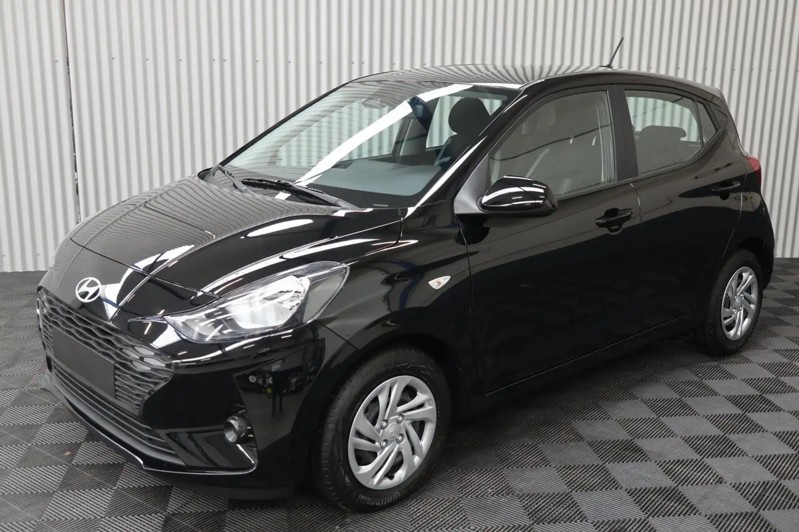 Hyundai i10 1.0 MPI AUT.Comfort Navi Camera PDC Cruise Control Černá - 1
