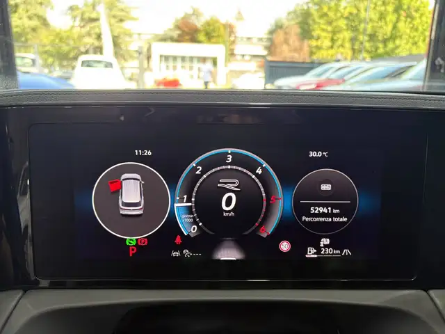 Volkswagen Tiguan view 12