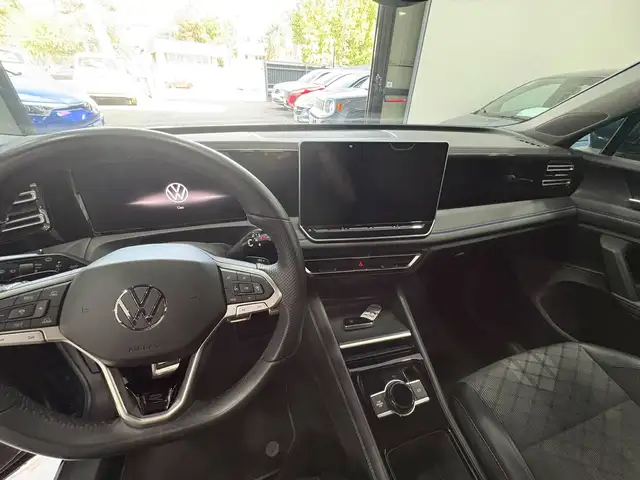 Volkswagen Tiguan view 10