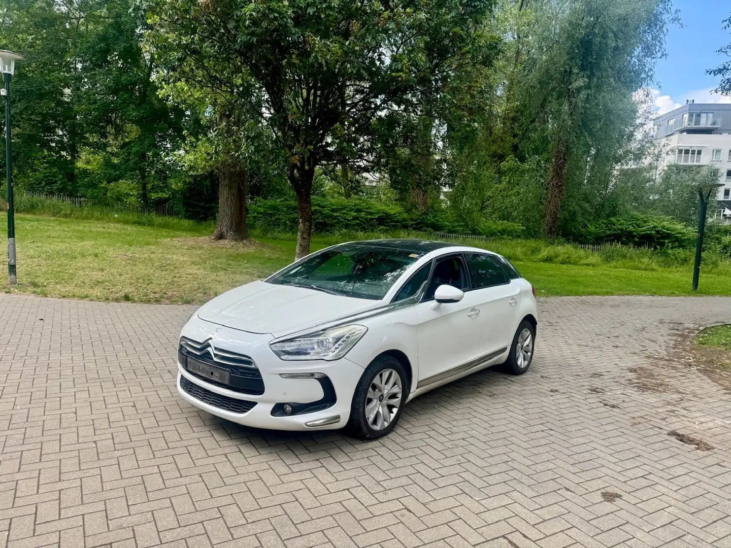 Citroen DS5 2.0 HDi Sport Chic Wit - 1