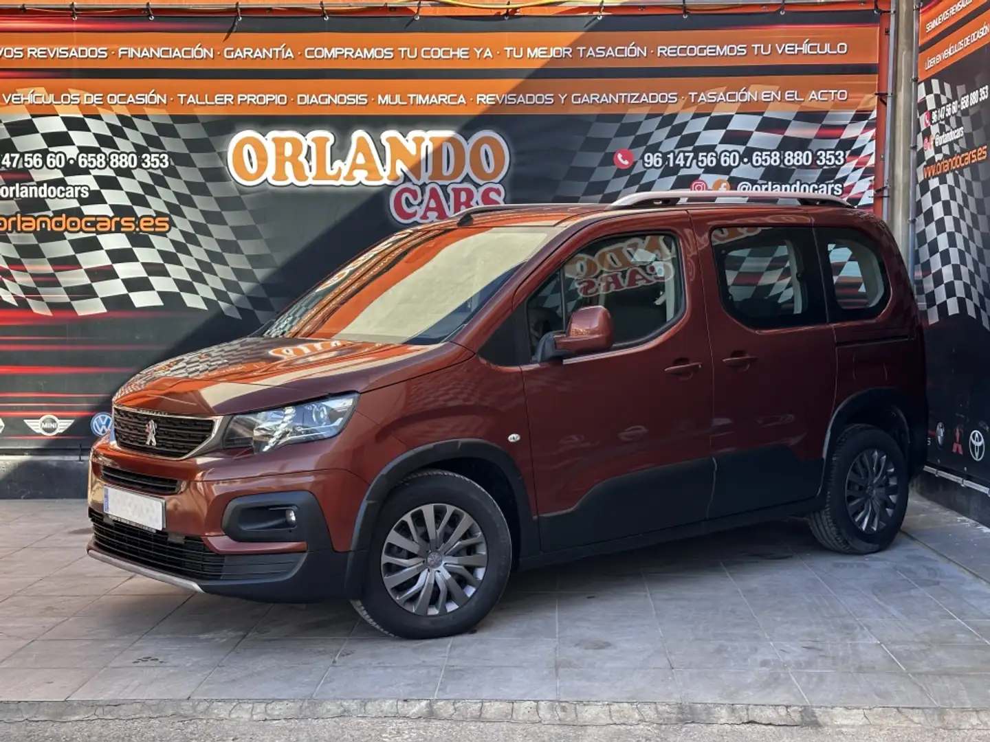 Peugeot Rifter 1.2 PureTech S&S Long Allure 110 Rojo - 2