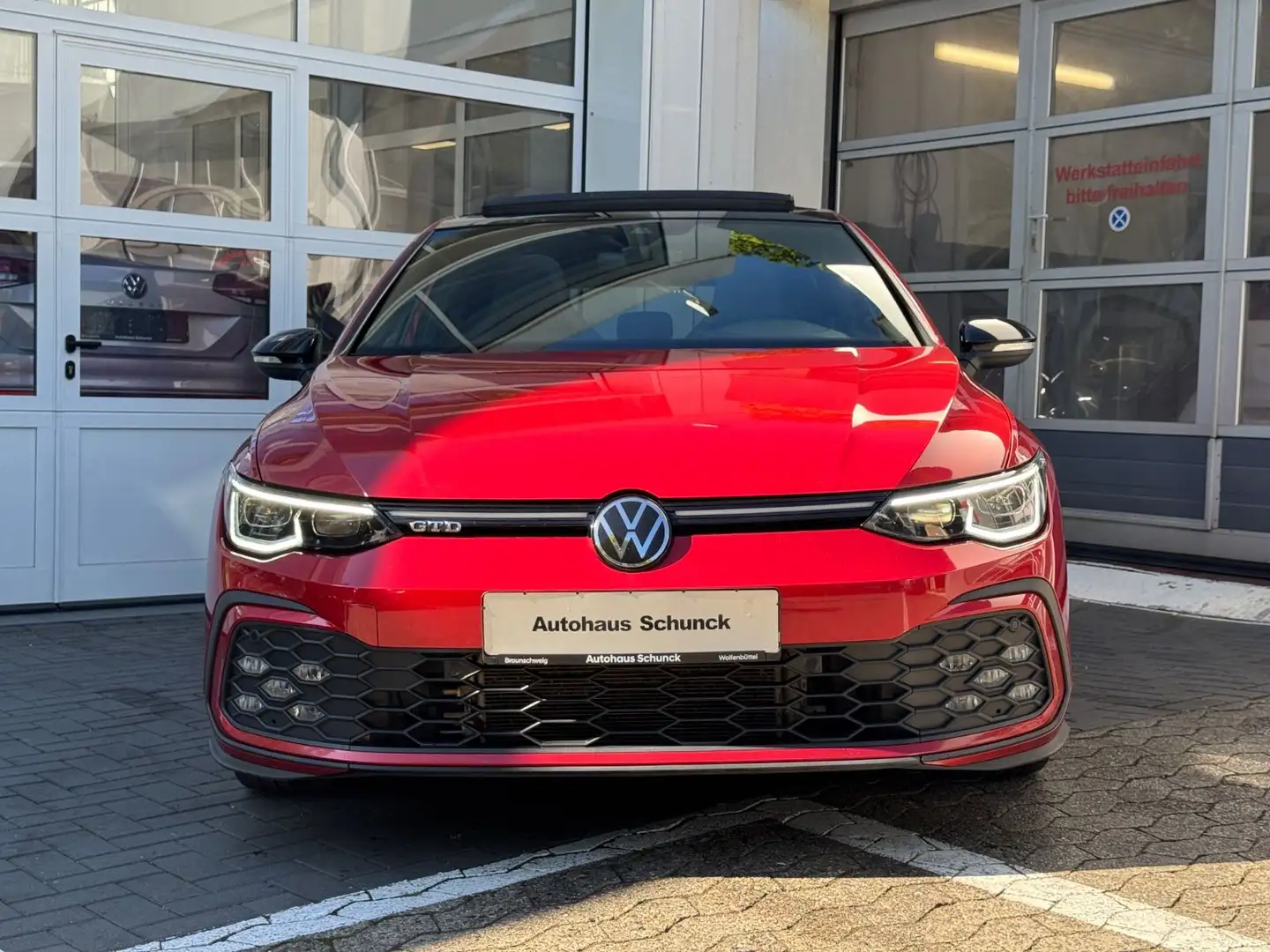 Volkswagen Golf VIII 2.0 TDI GTD DSG/PANO/IQ LIGHT Rot - 2