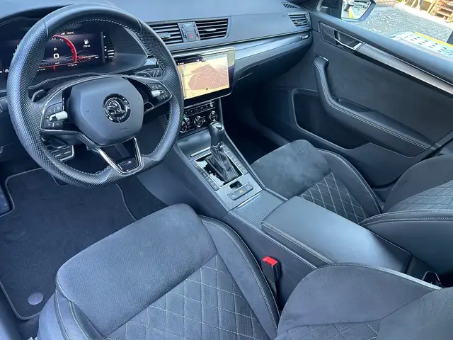 Skoda Superb view 11