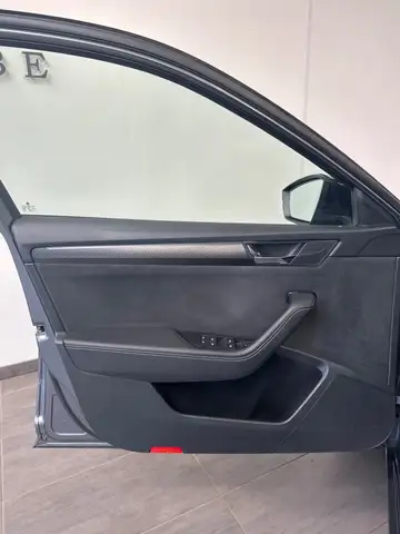 Skoda Superb view 9