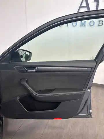 Skoda Superb view 10