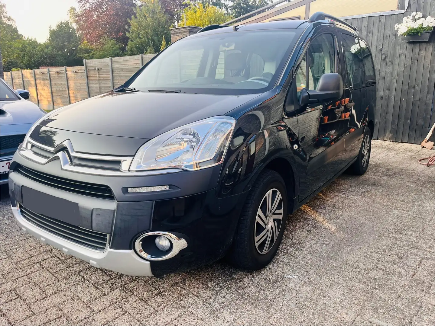 Citroen Berlingo Berlingo 1.6 HDI First Noir - 1