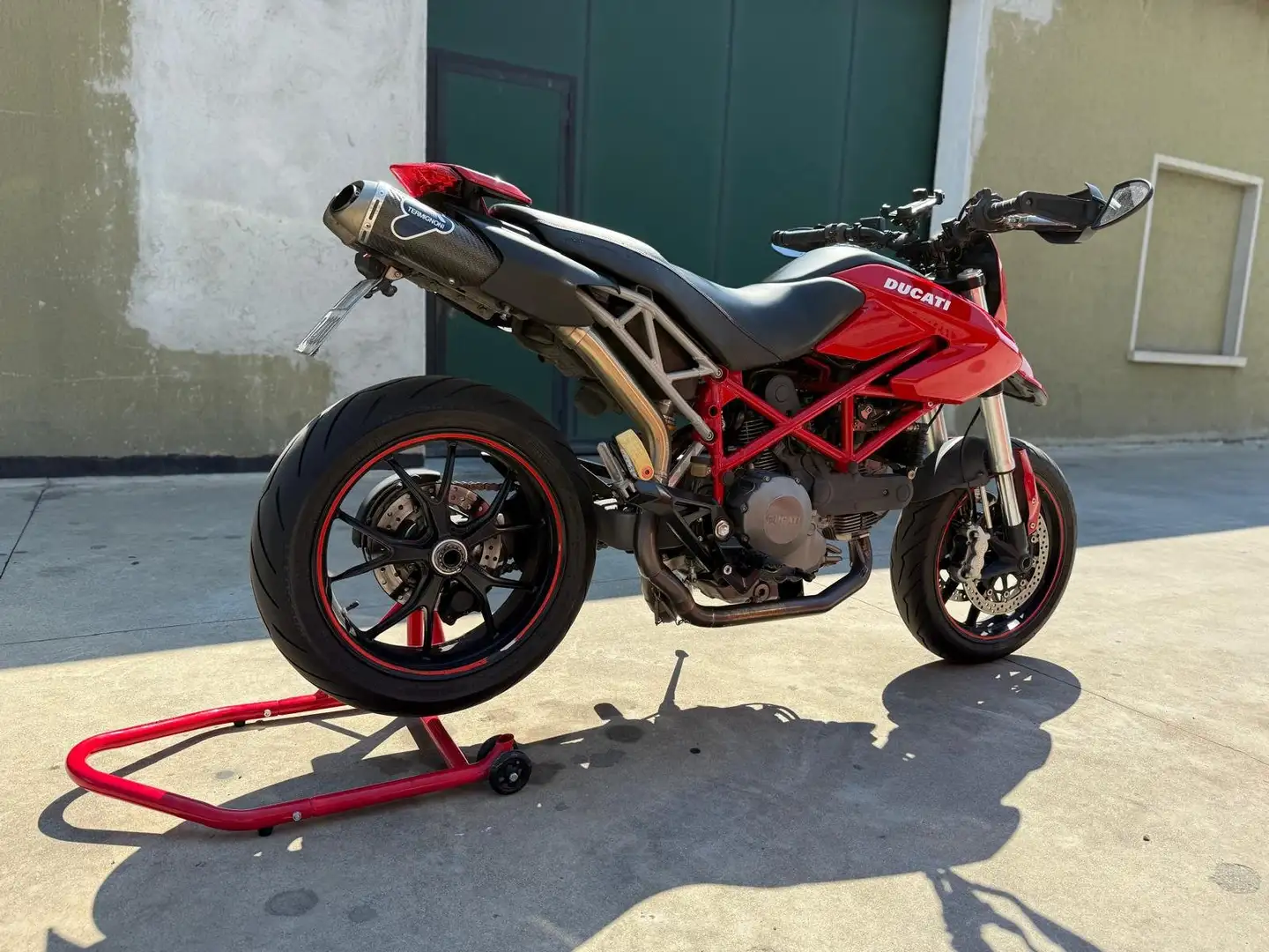 Ducati Hypermotard 796 Rood - 2