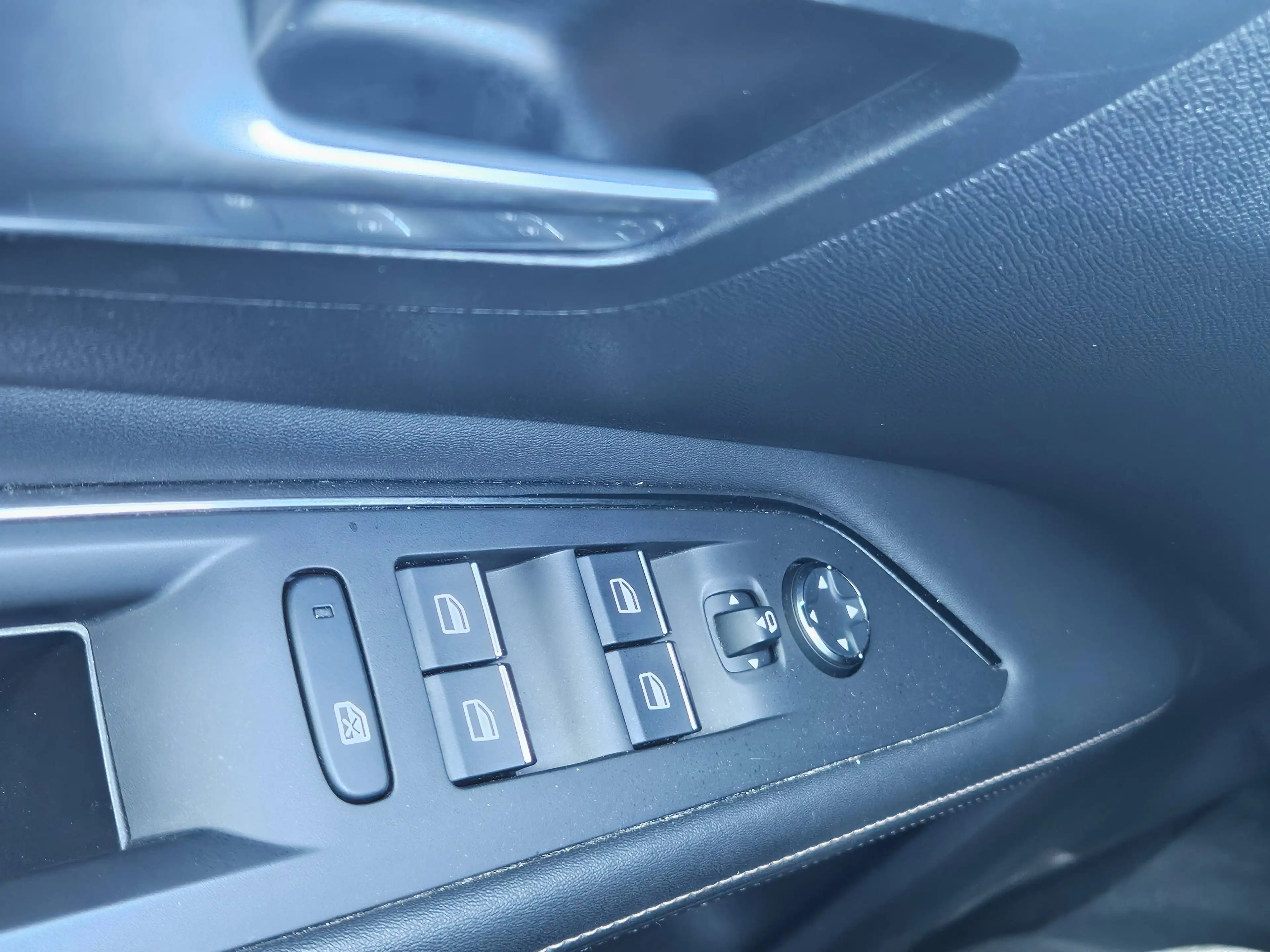 Peugeot 3008 3008 1.2 PureTech GT — photo 14