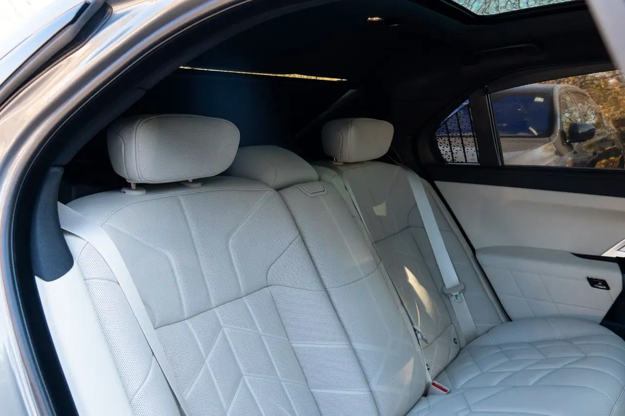 BMW 740 d M SPORT.MASSAGE.DR.ASS.PRO.SKY.SOFTCL.5/100 16