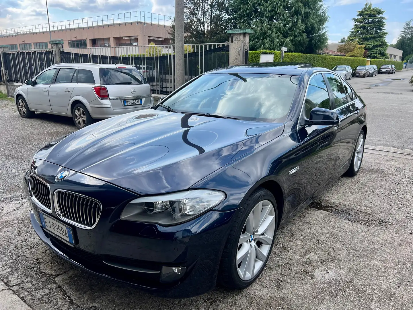BMW 535 Serie 5 F10 Berlina 535d Msport auto Blauw - 2