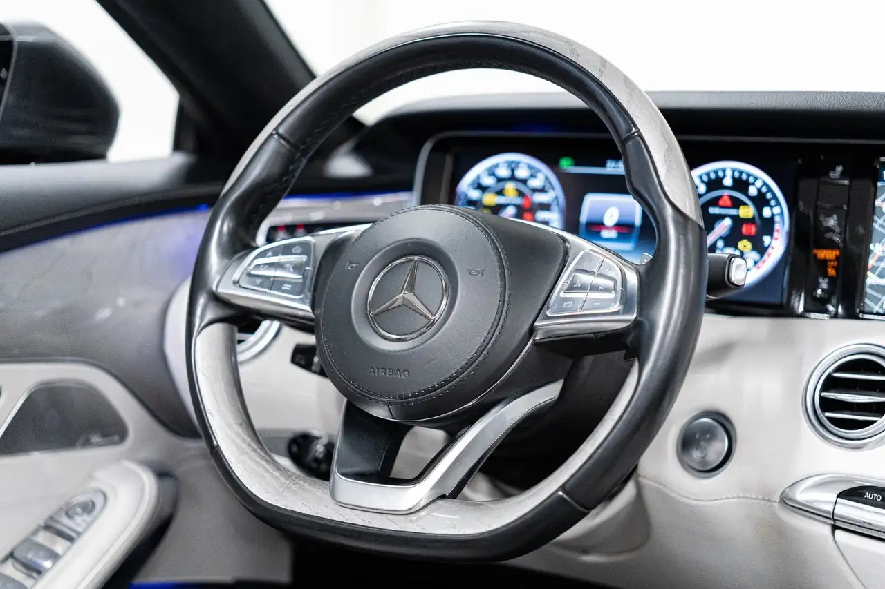 Mercedes-Benz S-Class снимка Mercedes-Benz S-Class