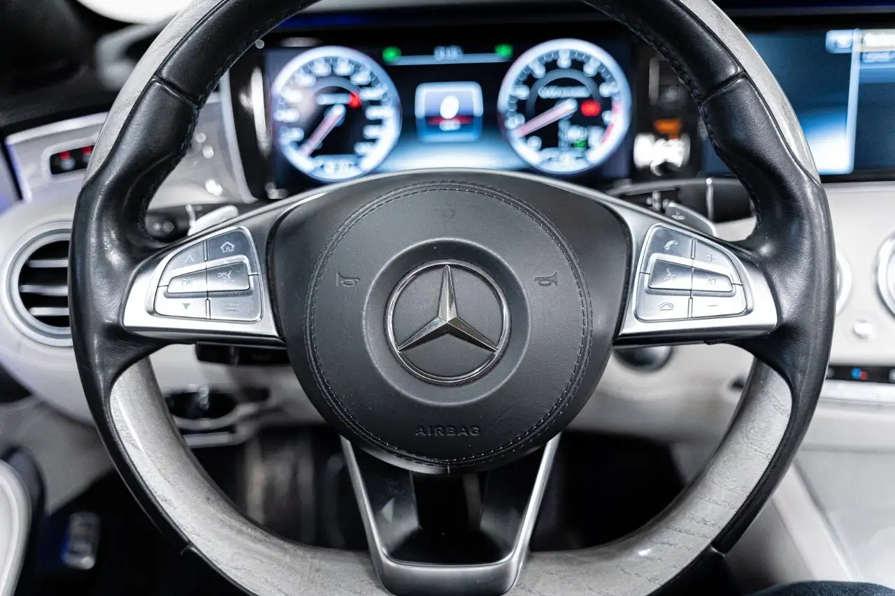 Mercedes-Benz S-Class снимка Mercedes-Benz S-Class