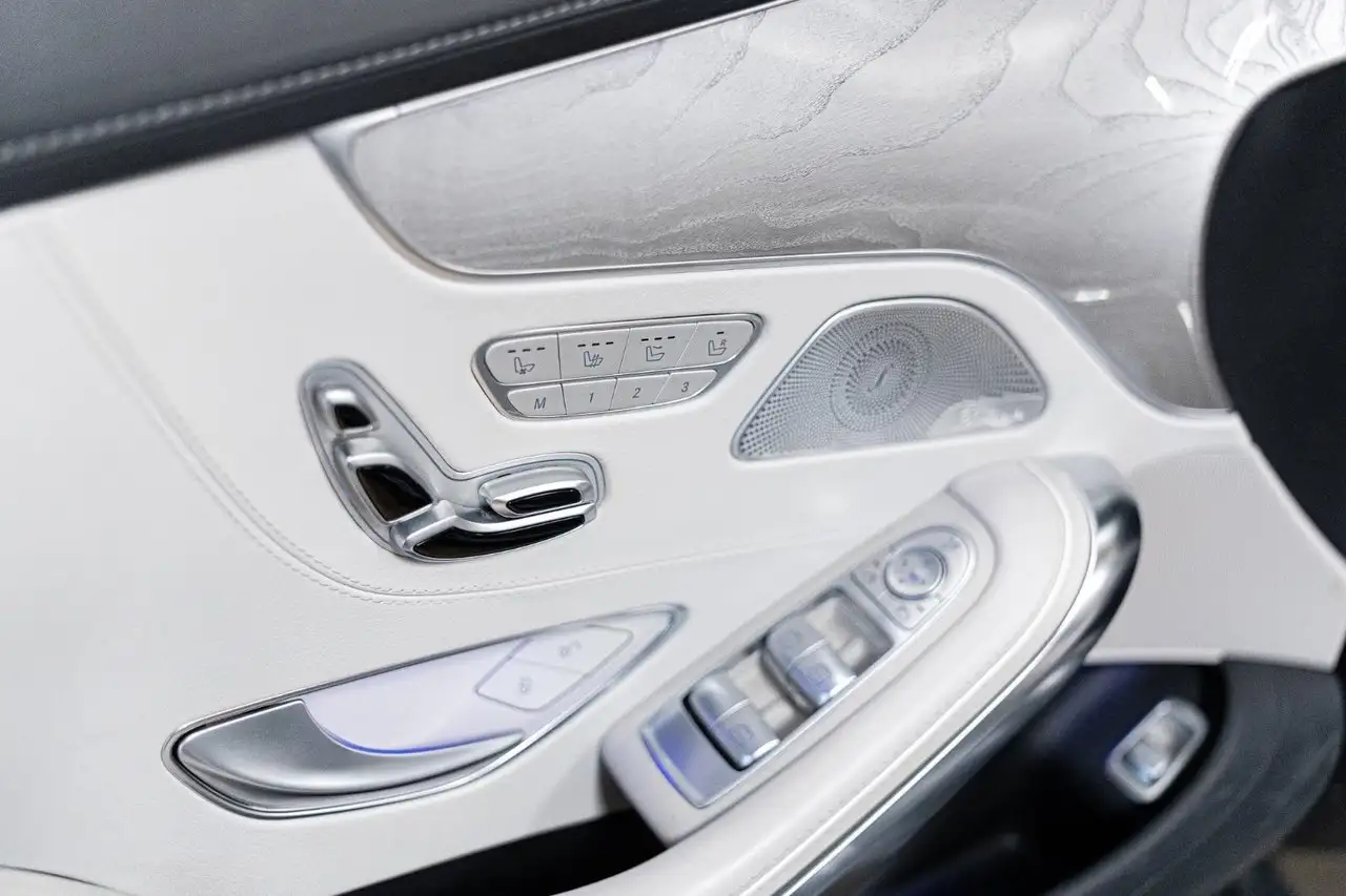 Mercedes-Benz S-Class снимка Mercedes-Benz S-Class