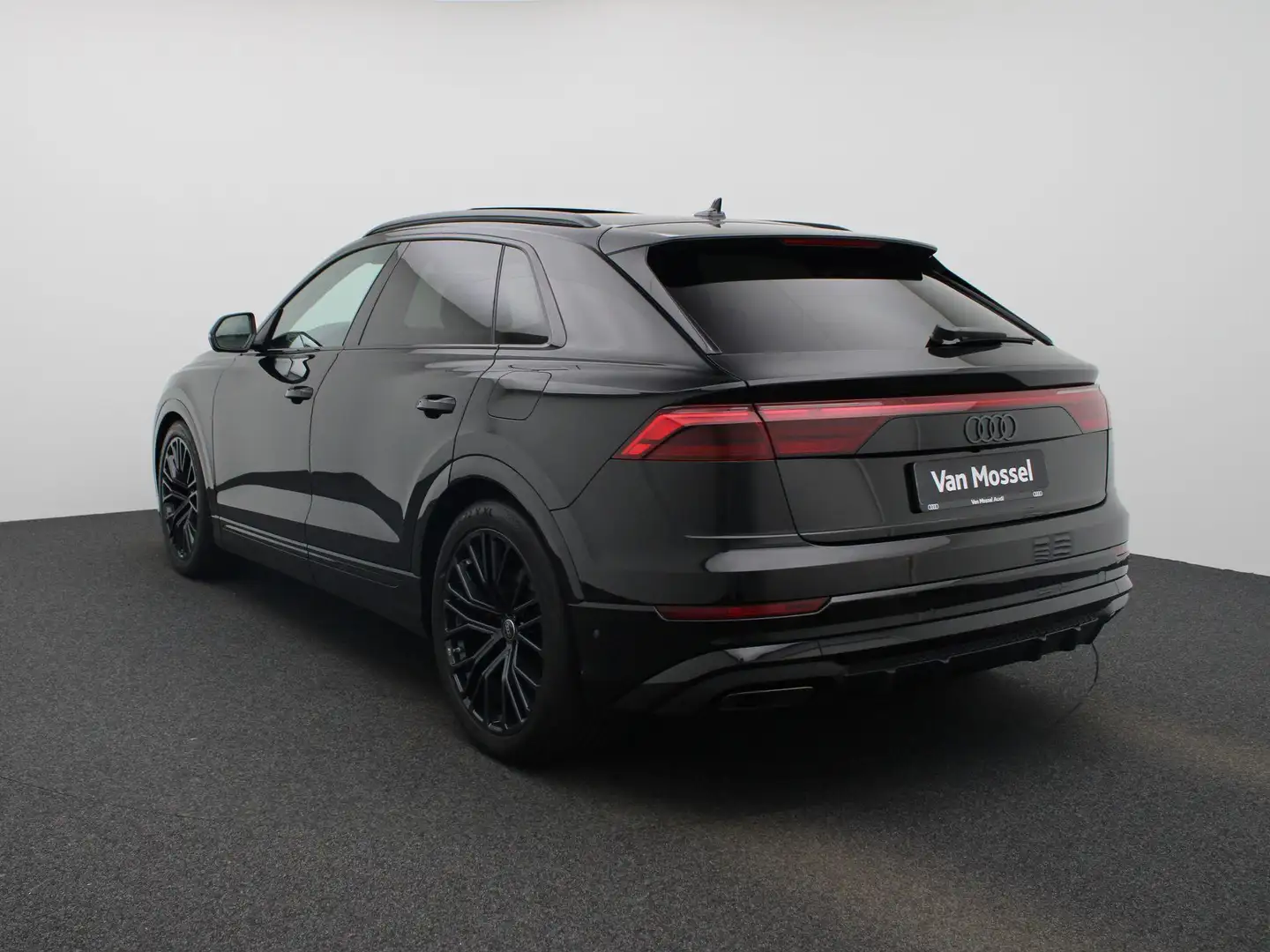 Audi Q8 60 TFSI e quattro Pro Line S Competition 490 PK l Noir - 2