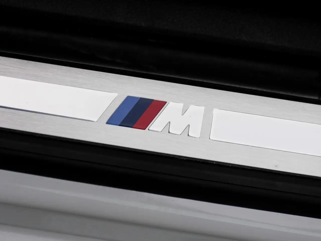 BMW 220 d M-Sport+SHZ+Head-Up+AHK+Abstand 15