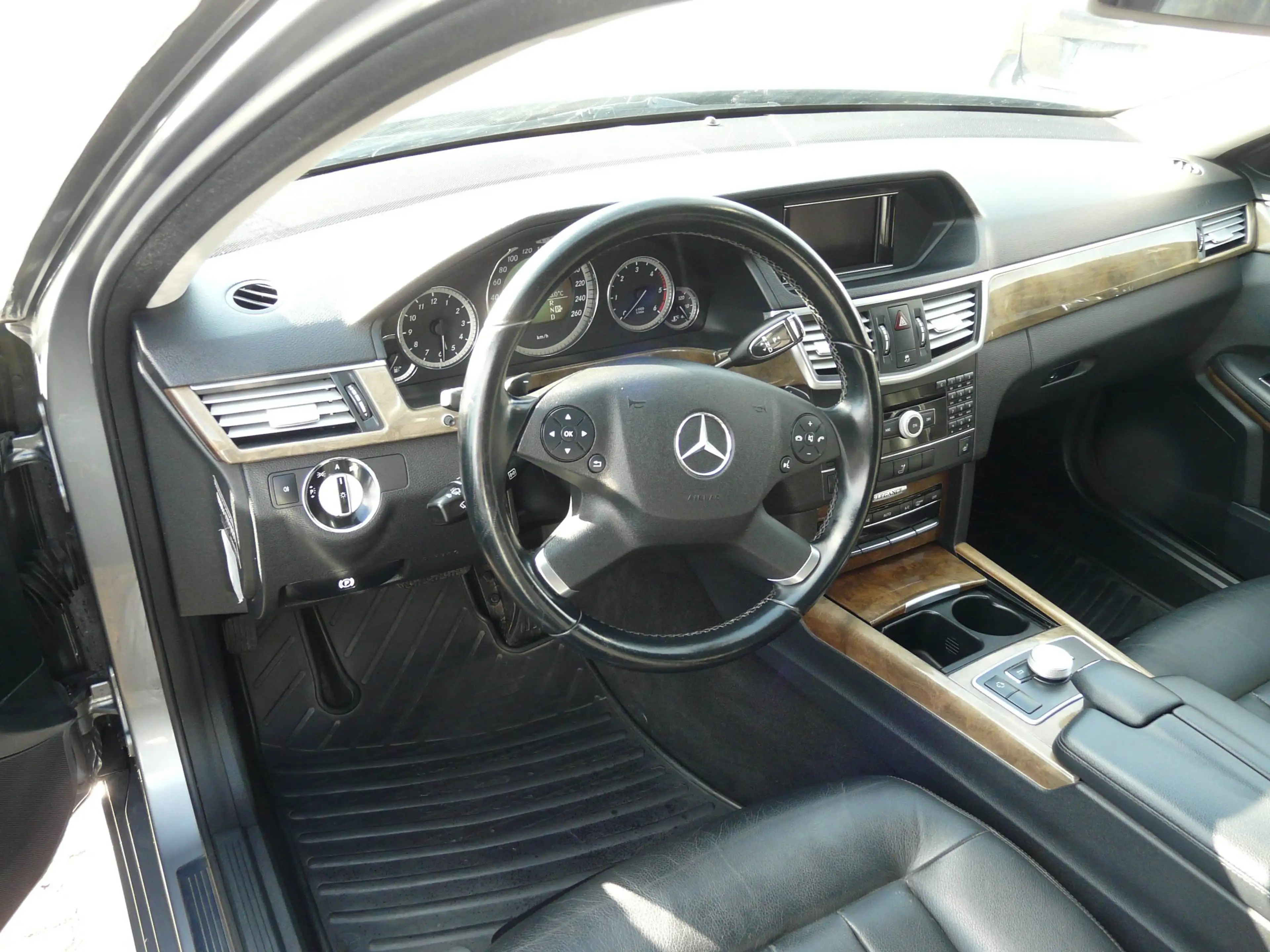 Mercedes-Benz E 300 E 300 CDI BlueEfficiency (212.220) — photo 10