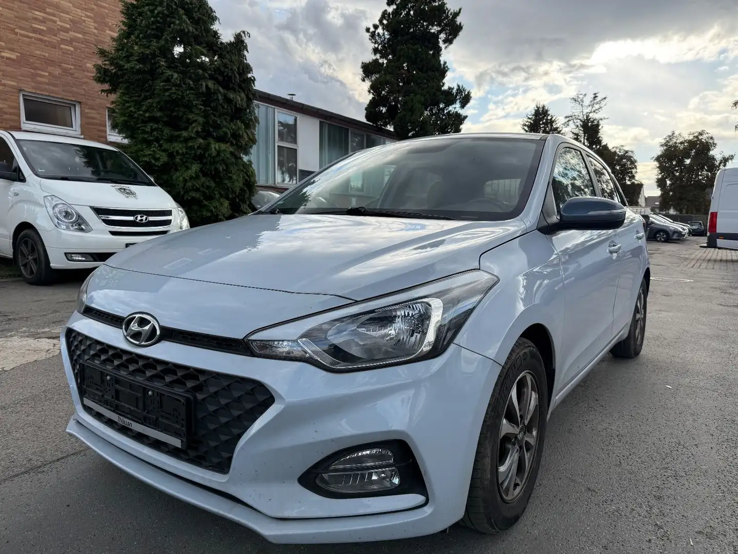 Hyundai i20 1.2 62kW YES! KAMERA/LANE Blau - 1