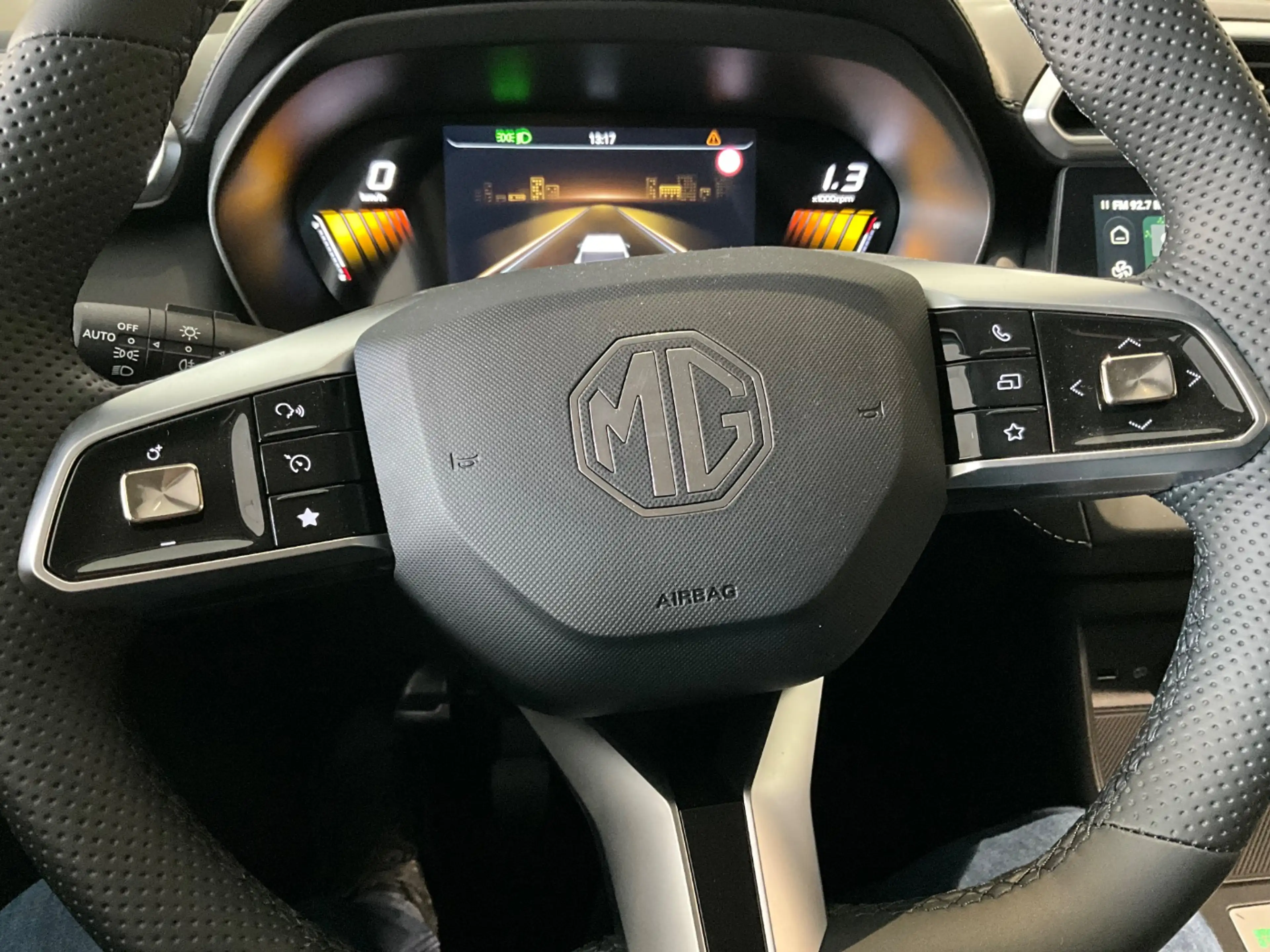 MG ZS 1.5 T Comfort LED+Navi+SHZ+Fernlichtass.+Kam. — photo 14
