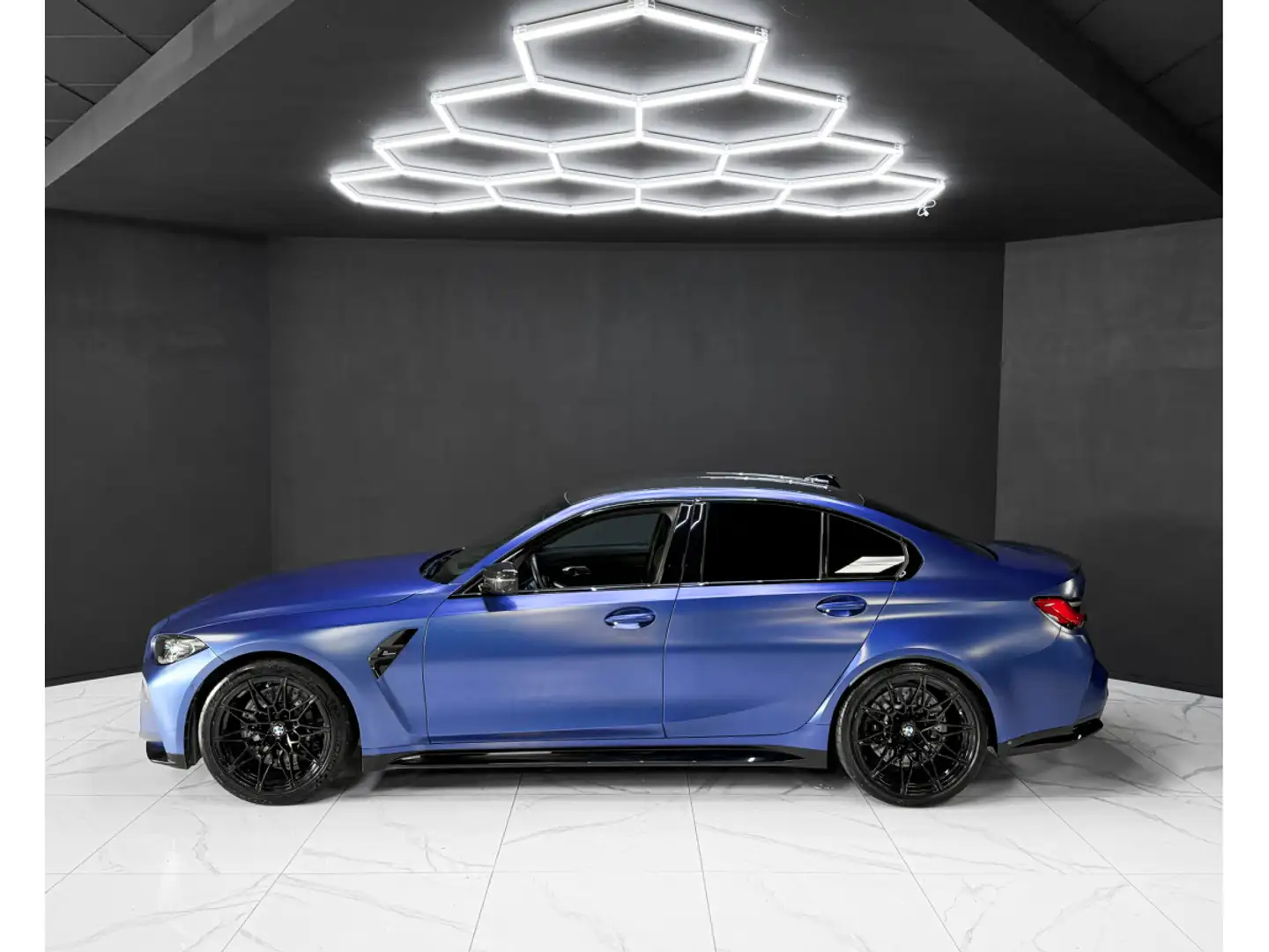 BMW M3 COMPETITION / HK / 360 / CARBON / LASER SHADOW Blau - 2