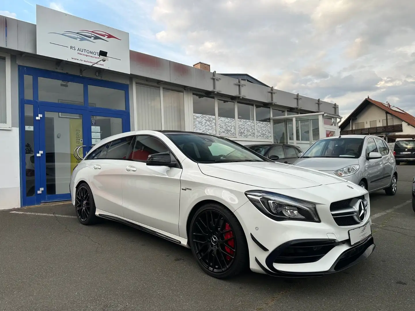 Mercedes-Benz CLA 45 AMG Shooting Brake 4Matic*Pano*H&K*Kamera Weiß - 2