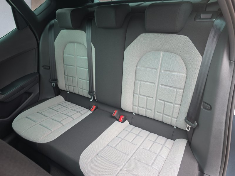 SEAT Arona FR 1,5TSI DSG aAHK/LED/ACC/Kamera/Winterp.   ** — photo 13