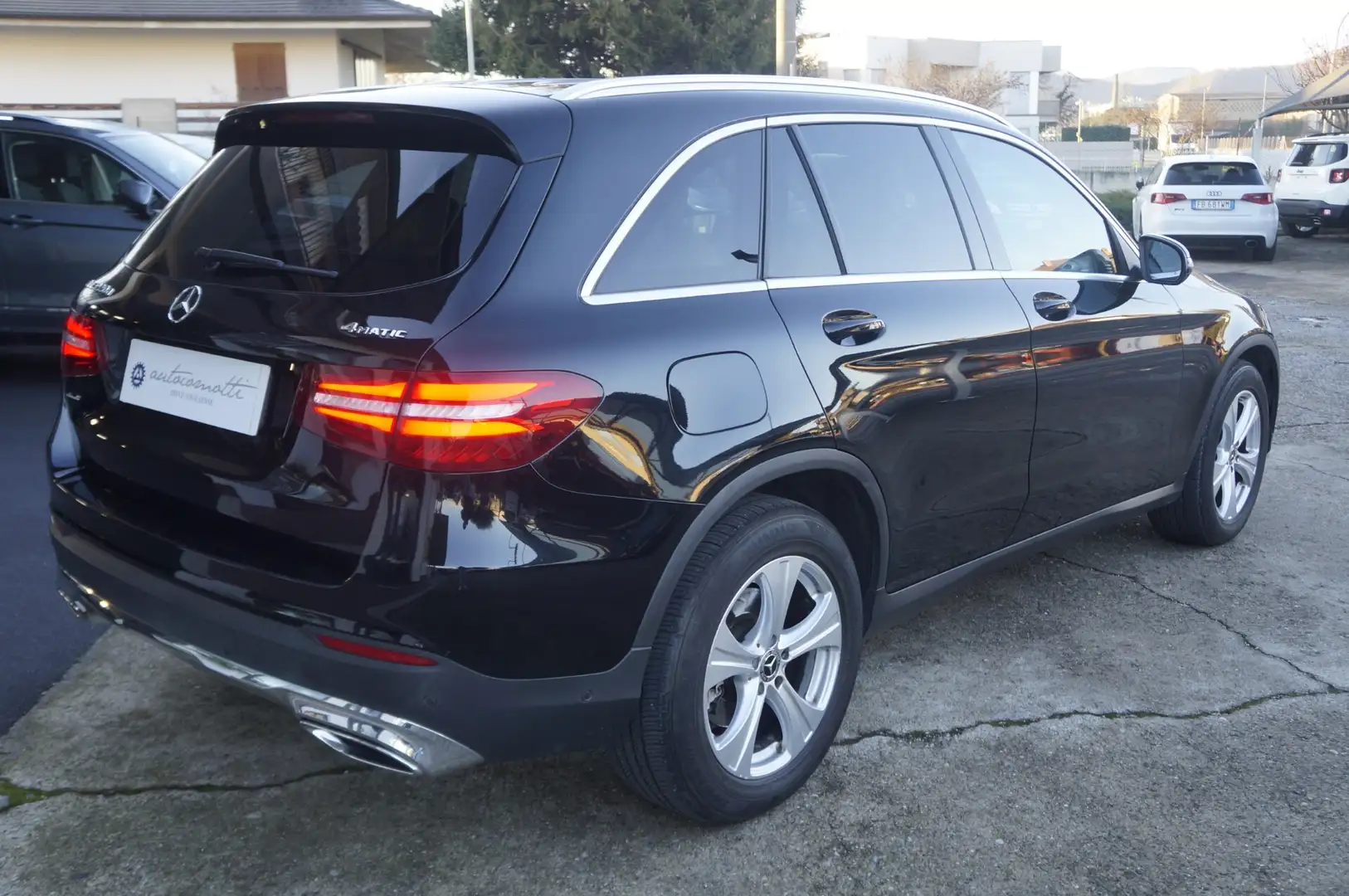 Mercedes-Benz GLC 220 d 4Matic Business Grijs - 2