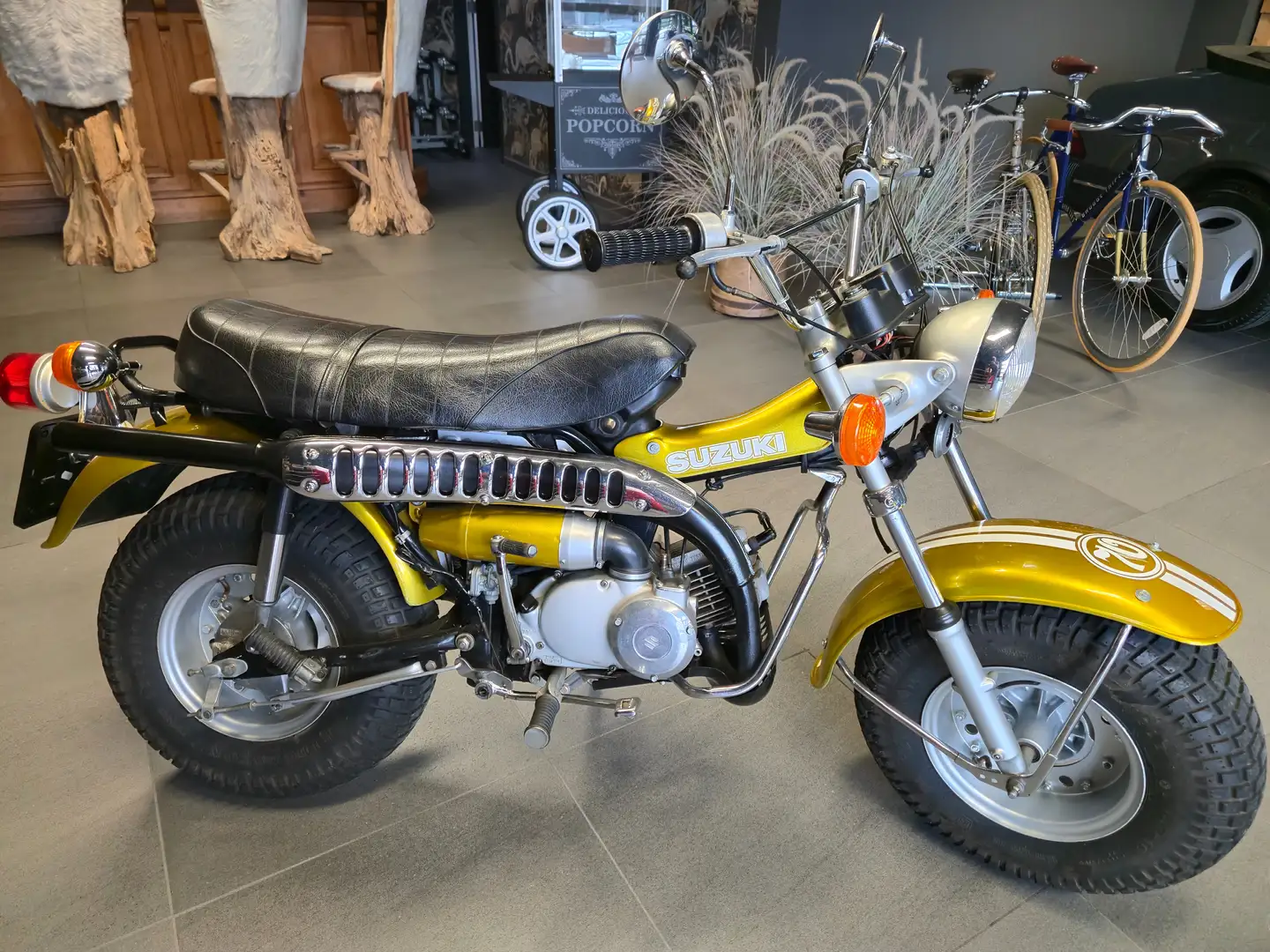 Suzuki RV 90 SUPERBE & PERSONNALISEE Goud - 1