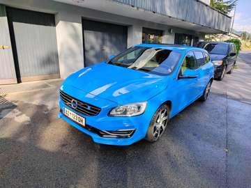 D6 AWD Plug-In Hybrid PHEV Momentum Geartronic