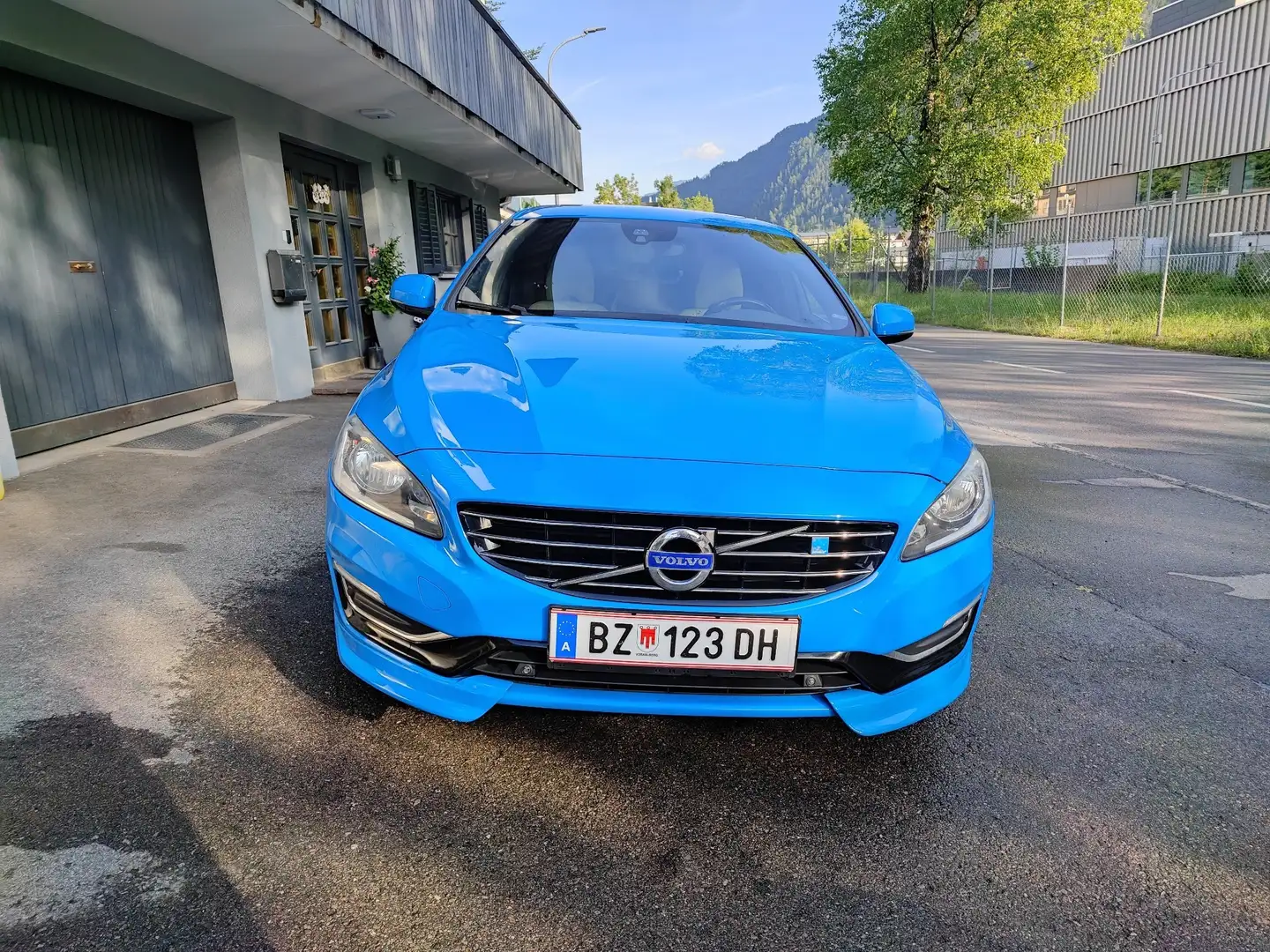 Volvo V60 D6 AWD Plug-In Hybrid PHEV Momentum Geartronic - 2