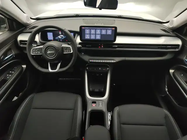 Jeep Avenger view 8