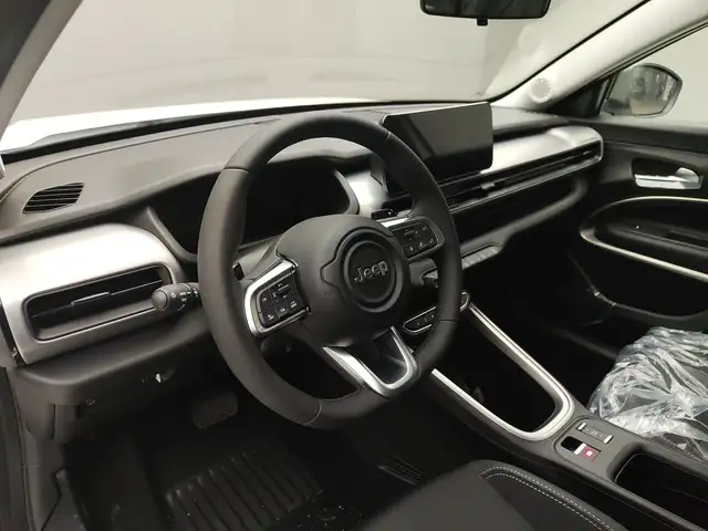 Jeep Avenger view 9