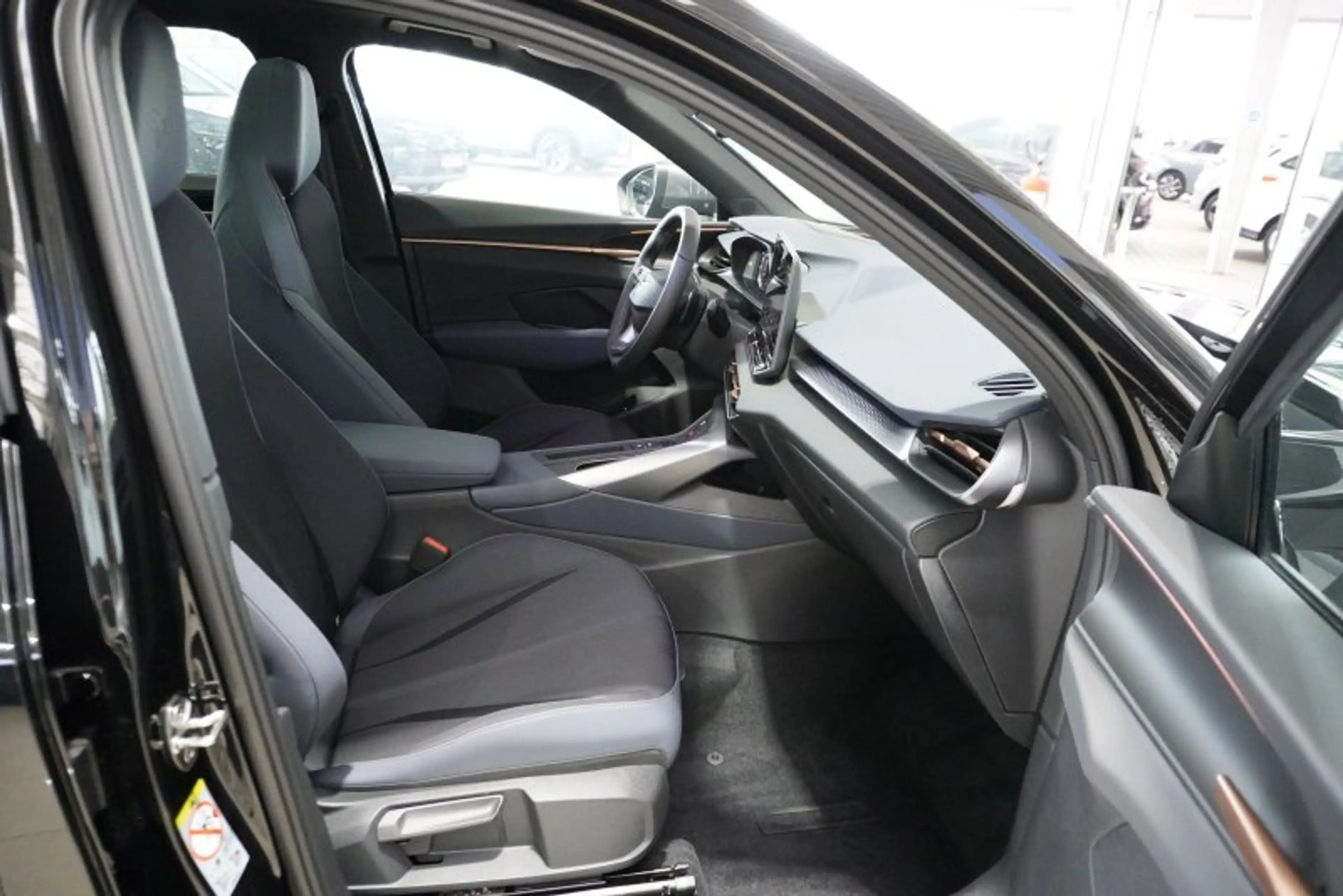 CUPRA Terramar VZ 2,0TSI 265PS 5*J.Gar/AHK/Pano/Matrix ** — photo 14
