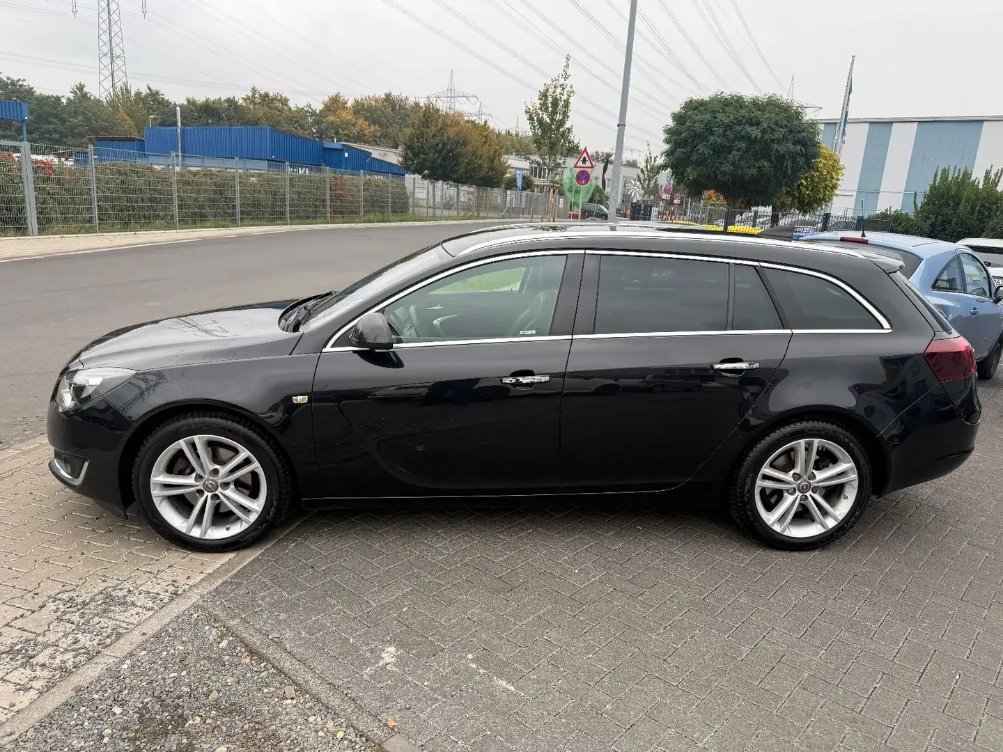 Opel Insignia A Sports Tourer Innovation Noir - 2