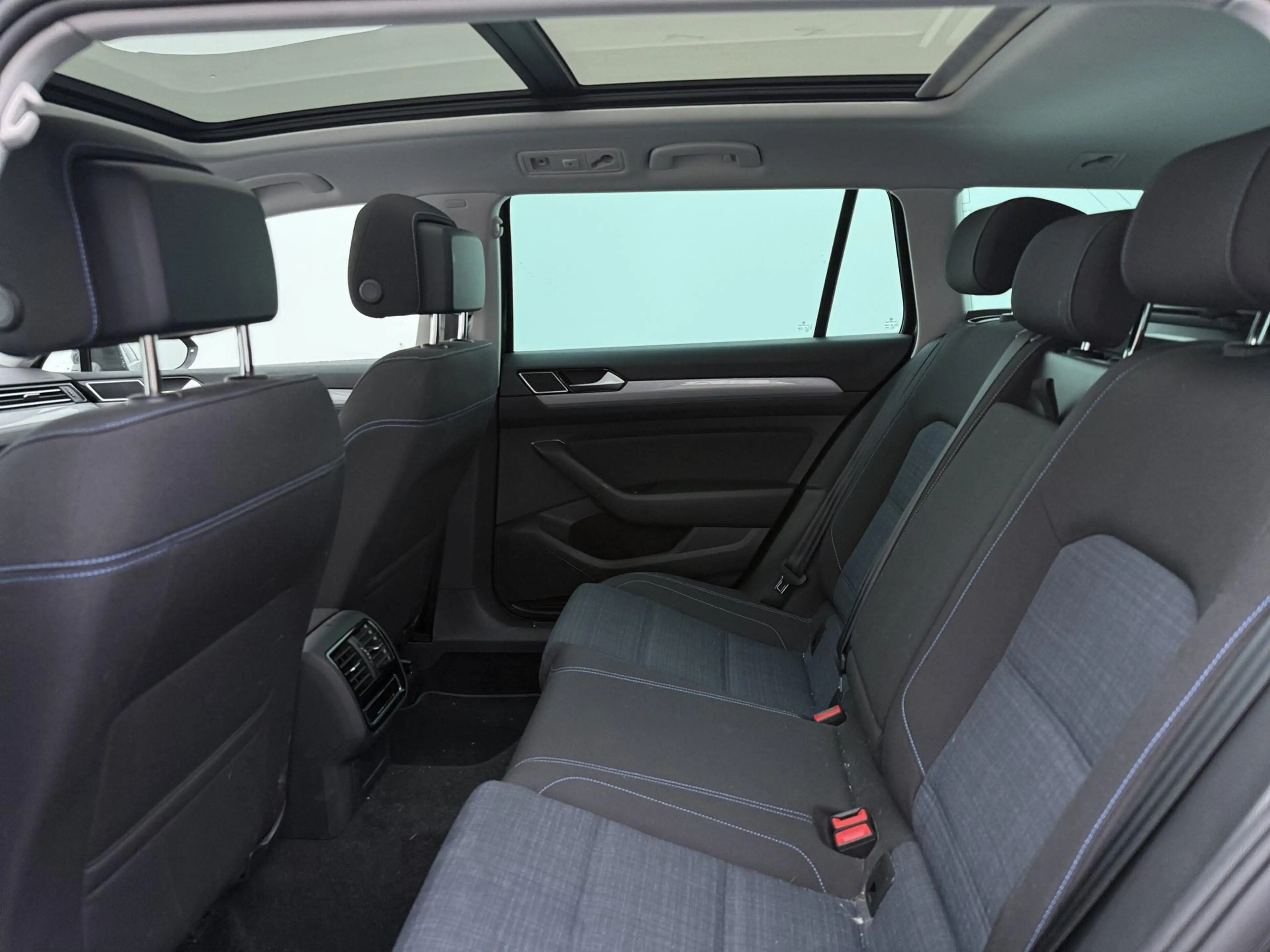 Volkswagen Passat Variant 1.4 TSI PHEV GTE Business | Pano dak | Elek Achter — photo 7