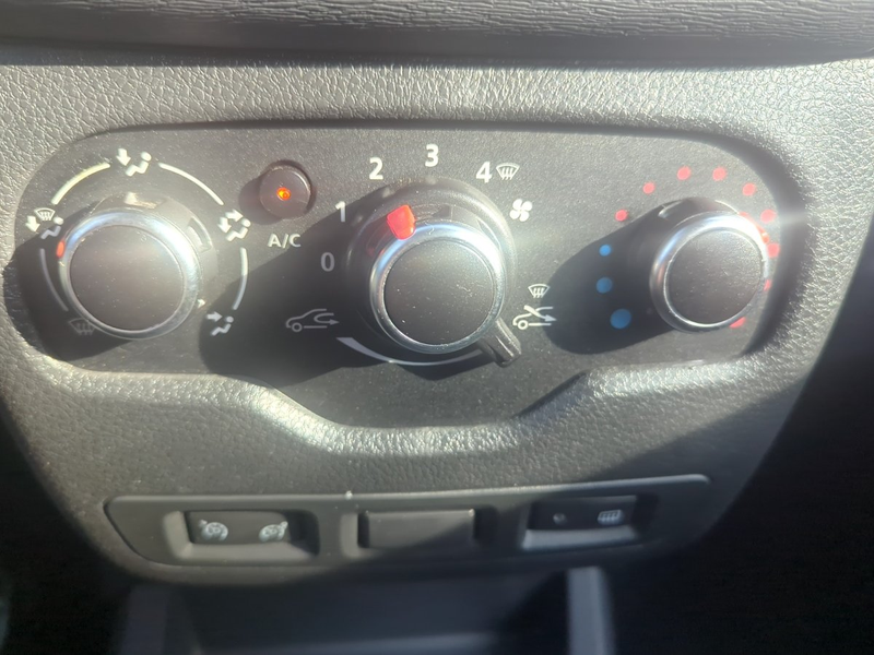 Dacia Lodgy 1.5 BLUE dCi 115 Stepway 7-Sitzer Klima — photo 15