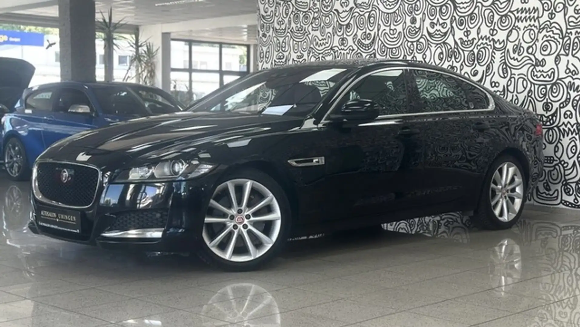 Jaguar XF Limo PORTFOLIO*AUTOM*PANO*HUD*KAM*LEDER*19-Z* Schwarz - 1