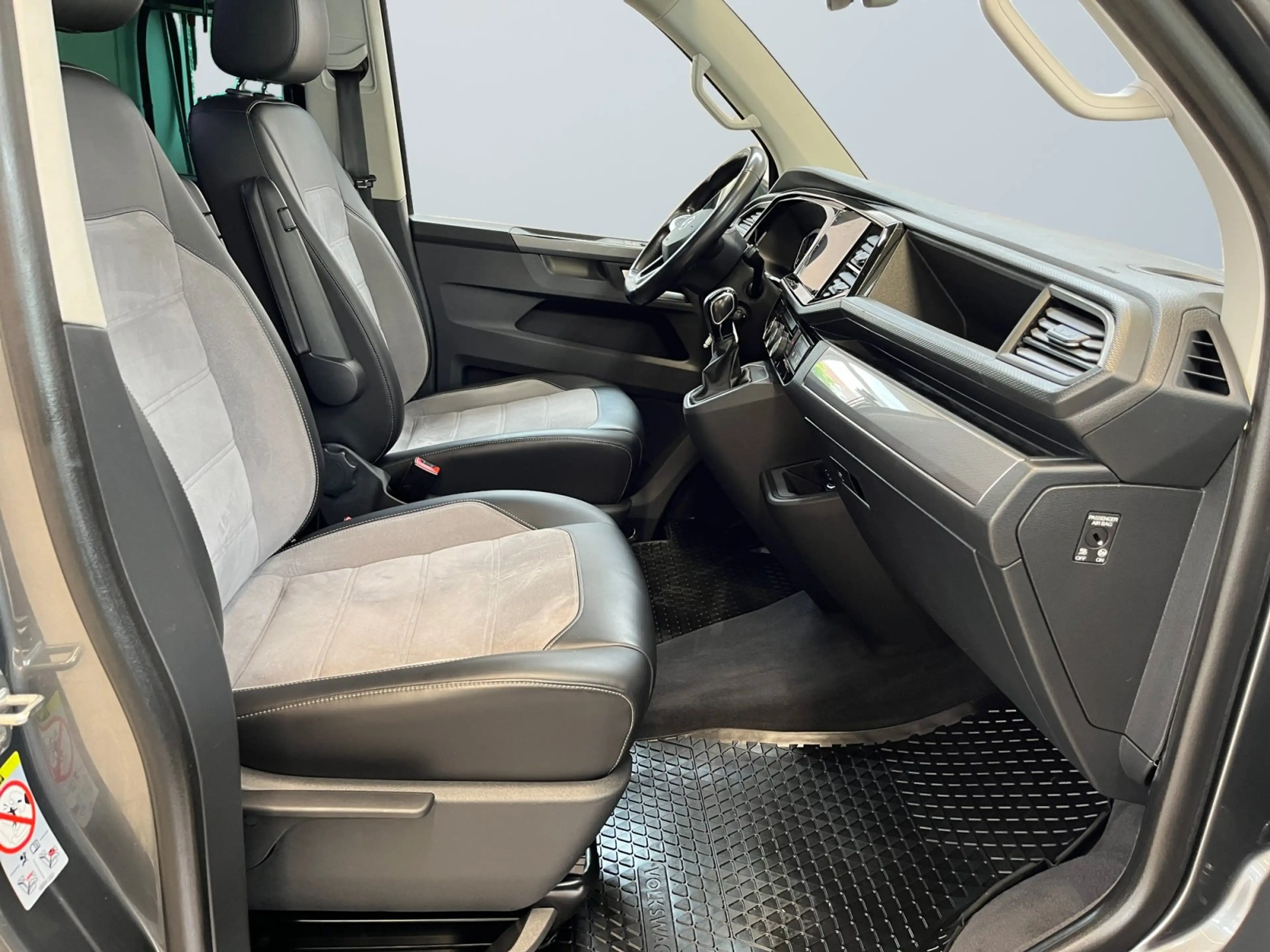 Volkswagen T6.1 Multivan Highline 2.0TDI DSG 4x4 Standheizung — photo 10
