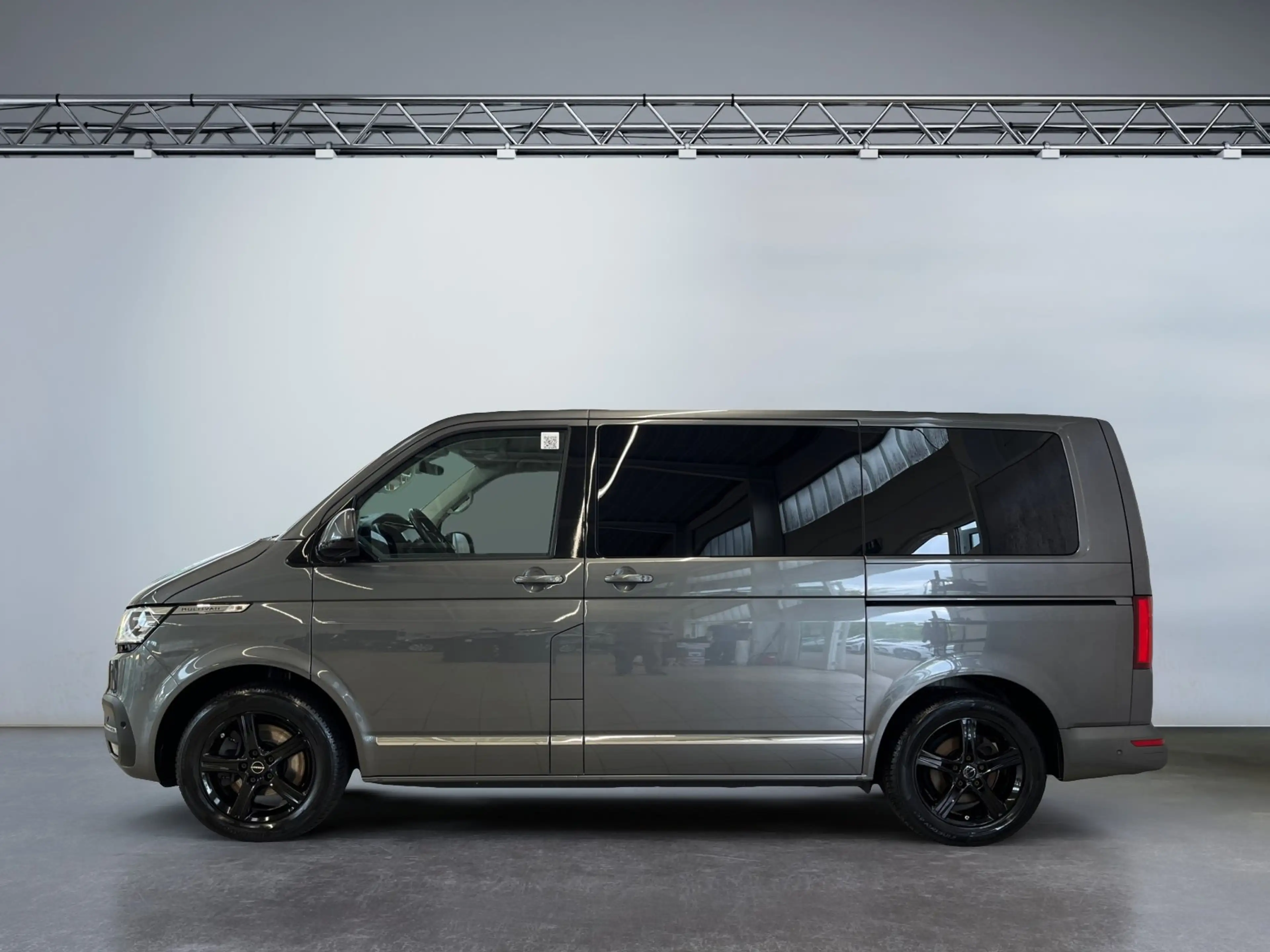 Volkswagen T6.1 Multivan Highline 2.0TDI DSG 4x4 Standheizung — photo 3