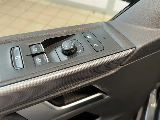 Volkswagen Multivan view 20