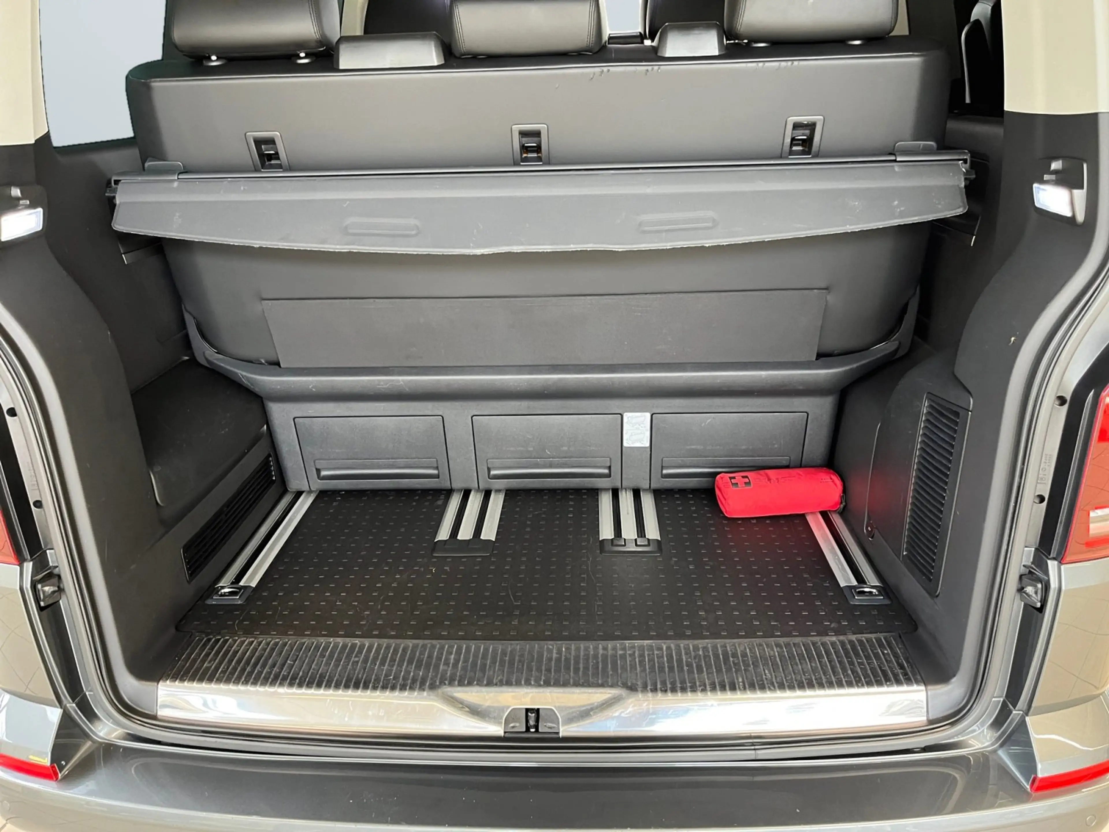 Volkswagen T6.1 Multivan Highline 2.0TDI DSG 4x4 Standheizung — photo 14