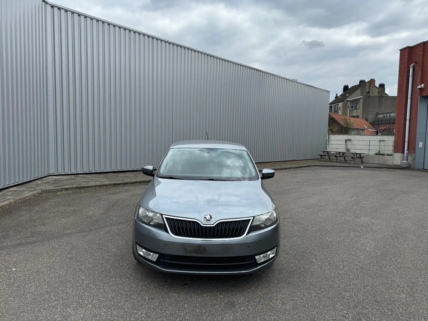 Skoda Rapid/Spaceback 1.6 CR TDI Ambition Grijs - 2