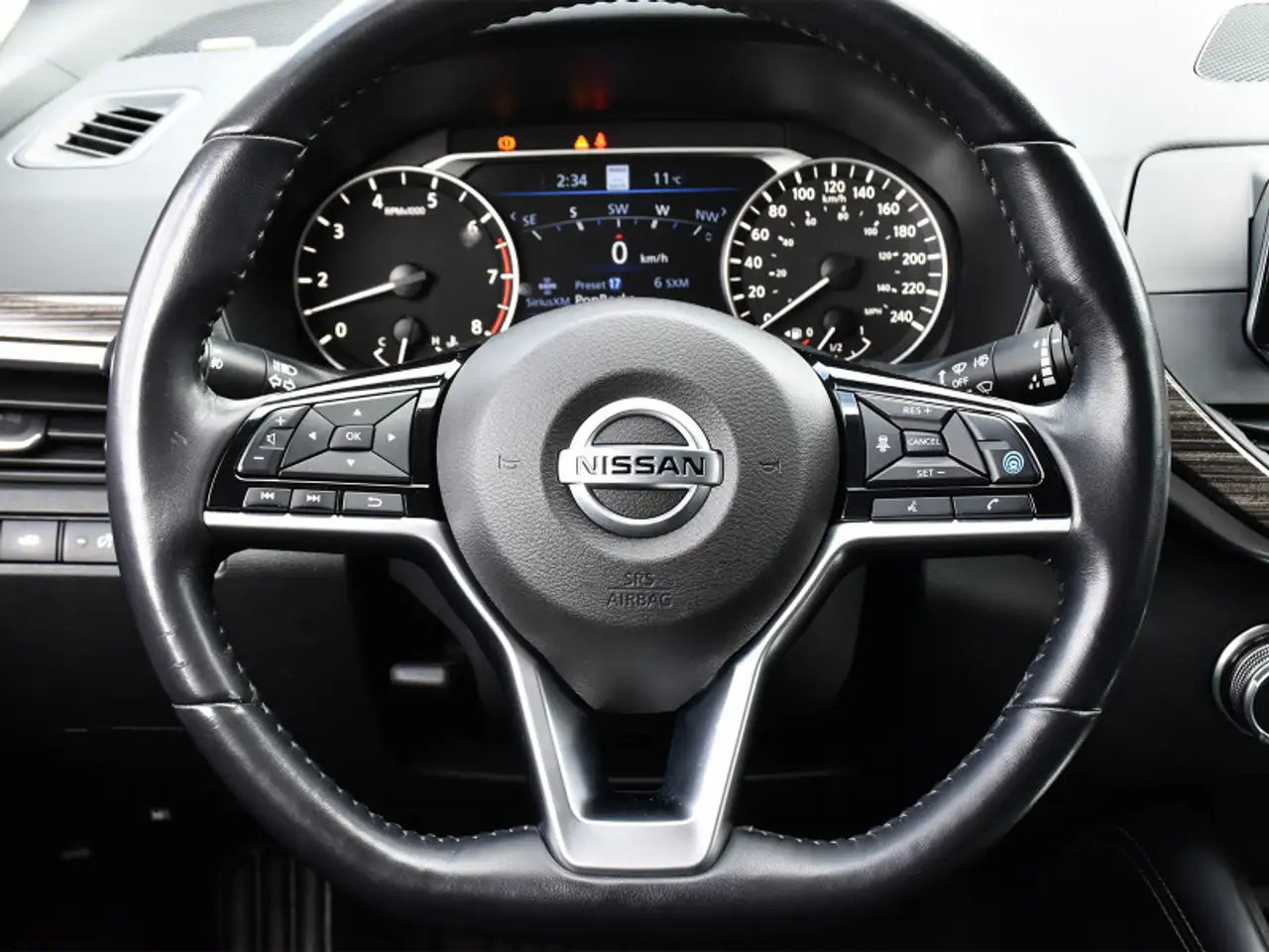 Nissan Altima снимка Nissan Altima