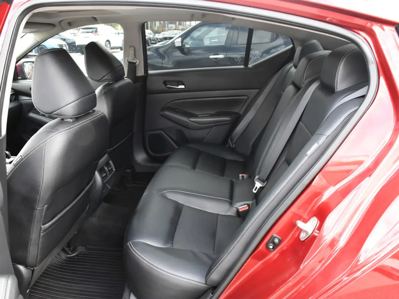 Nissan Altima снимка Nissan Altima