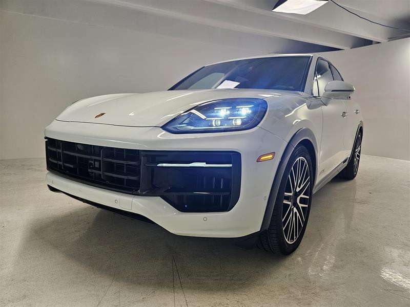 2025 Porsche Cayenne GTS AWD One Owner|No Accidents