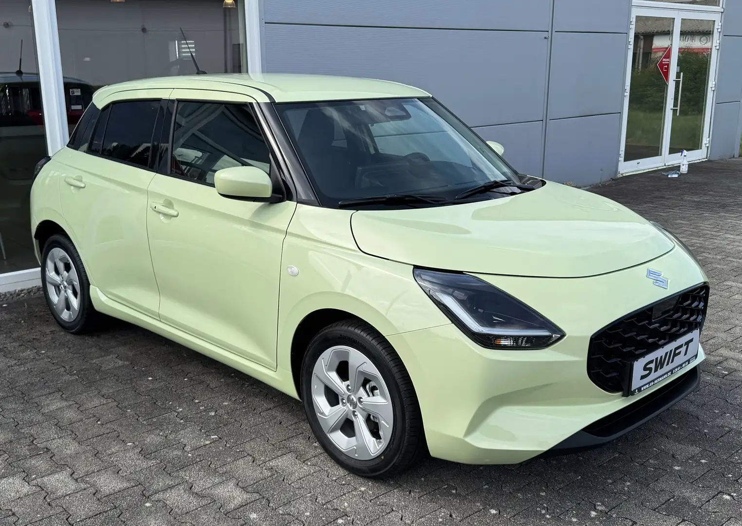 Suzuki Swift 1.2 Comfort Hybrid NAVI KAMERA PARKPILOT SITZHEIZ. Giallo - 1