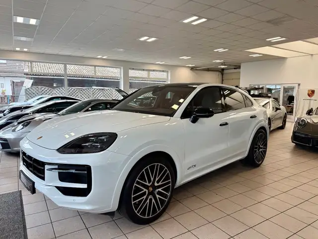 Porsche Cayenne view 2