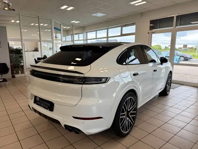 Porsche Cayenne view 5