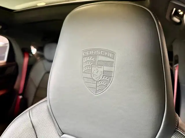 Porsche Cayenne view 8