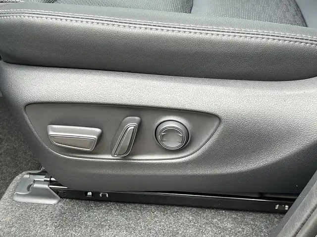 Toyota Land Cruiser Landcruiser 2,8 D-4D 4WD Lounge Aut. Ansicht 19